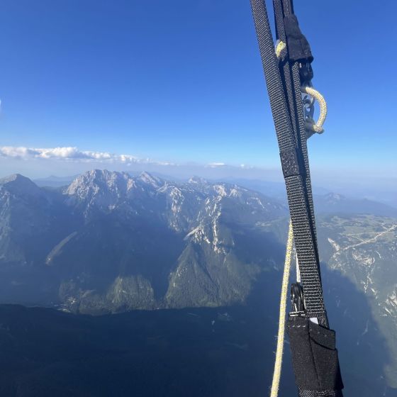 Volo acrobatico in parapendio da Krvavec