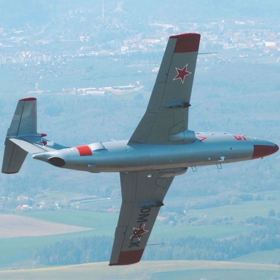 Il volo con l'Aero L-29 Delfin in Slovacchia