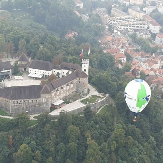 Let balonom iznad Ljubljane